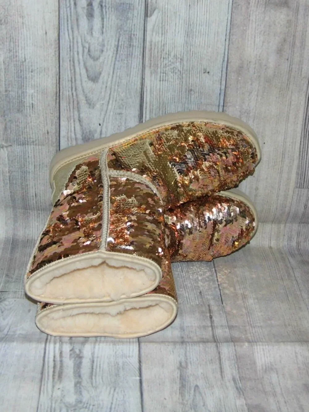 UGG Classic Short Sparkle Reversible Sequin Rose Gold Boots Womens Size 8